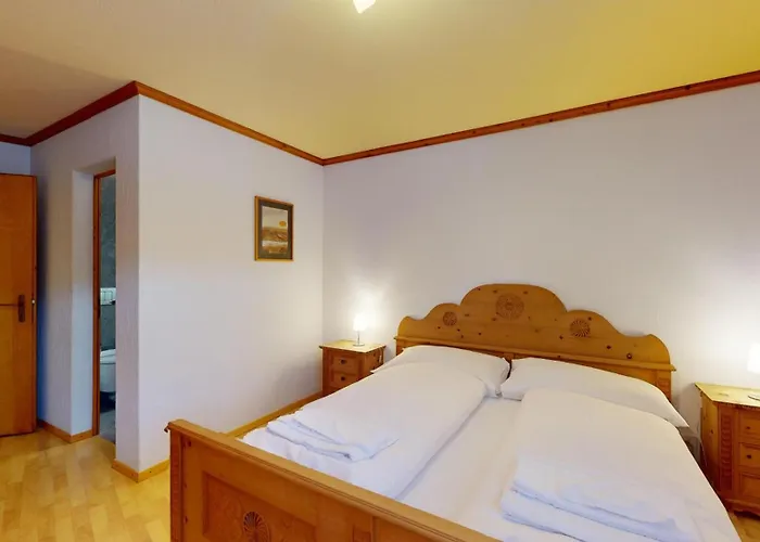 Suot Larsch ツェエリーナ