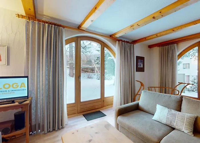 アパート Suot Larsch