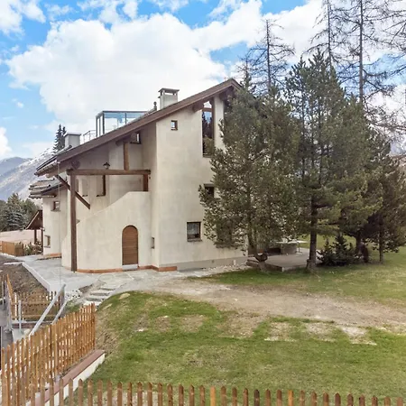 Suot Larsch Lägenhet