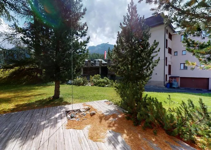 Apartament Suot Larsch *