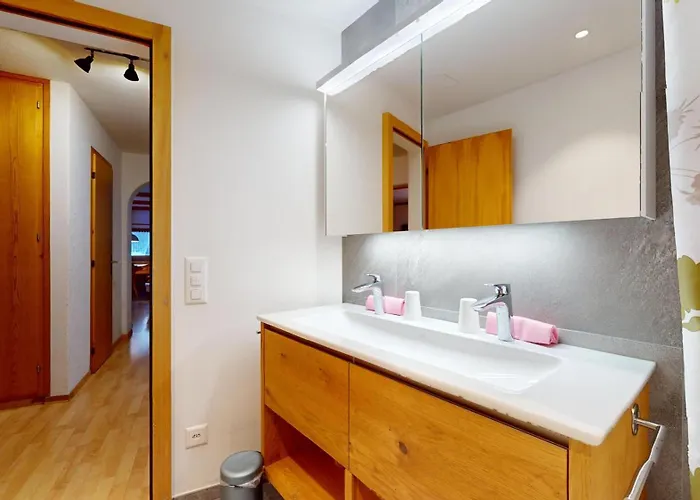 Apartament Suot Larsch *